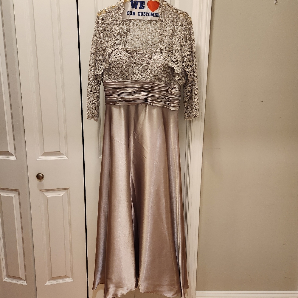 Womens size 14 Formal/Mother of the Bride Dress